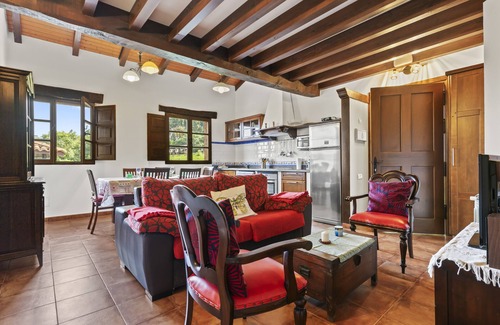 Carreno Apartment | Apartment 'La Tenada' with Private Terrace, Private Garden and Wi-Fi
