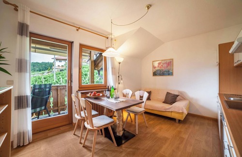 Caines Apartment | Apartment "Langeshof - Morgensonne" with Mountain View, Balcony & Garden