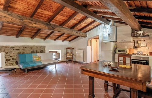 Casone Carpinelli Apartment | Apartment 'Le Due Cime' with Shared Garden and Wi-Fi