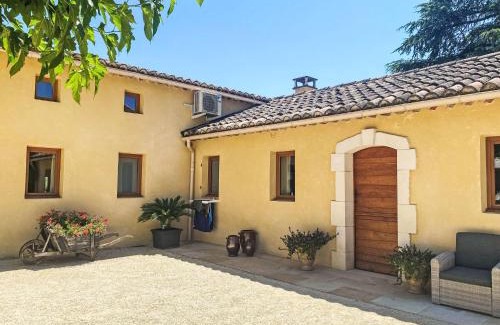 Saint-Denis Apartment | Apartment Le Mas des Trois Anges-4 by Interhome