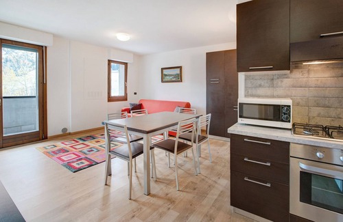 Valdisotto Apartment | Apartment 'Le Sorgenti' with Mountain View, Shared Garden and Balcony