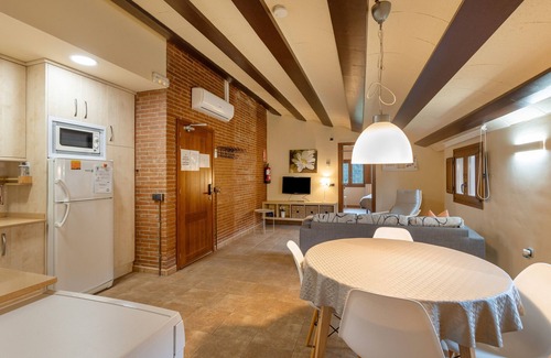 Jorba Apartment | Apartment 'Les Muntades Aire' with Mountain View, Wi-Fi and Air Conditioning