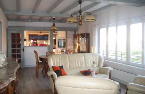 Ledringhem Apartment | Apartment 'Les Racines De La Vie Rurale' with Wi-Fi and Air Conditioning