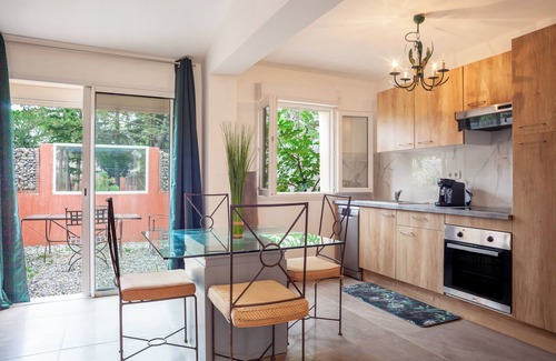 Ginasservis Apartment | Apartment "Les Salons du Bastier 2" with Private Terrace & Wi-Fi