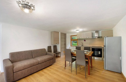 Issime Apartment | Apartment 'Luéisch Ketschu 1' with Mountain View, Shared Garden and Wi-Fi