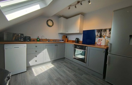 Llanbrynmair Apartment | Apartment-Luxury-Private Bathroom-Mountain view