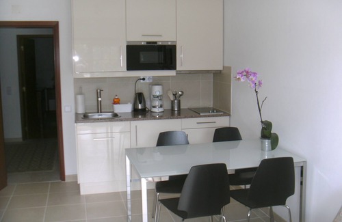 Sesimbra Apartment | Apartment m. Pool u. Sea view, about 500m to the beach in Sesimbra for max. 4 pers