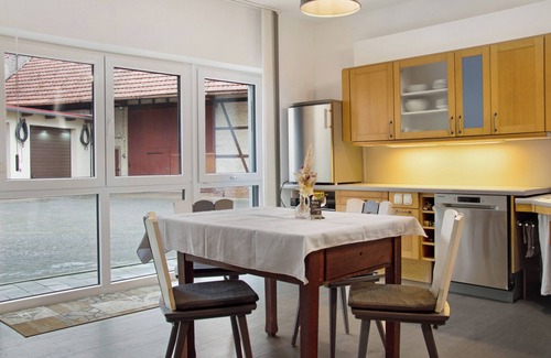 Wittighausen Apartment | Apartment 'Maiglöckchen' with Private Terrace, Shared Garden and Wi-Fi