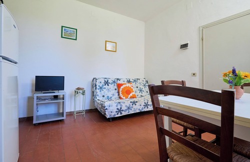 Piombino Apartment | Apartment 'Mare Etrusco 5' with Shared Garden and Wi-Fi