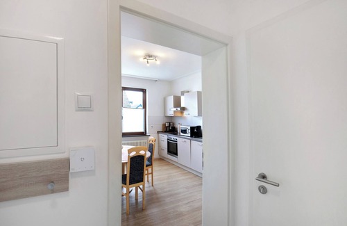 Pellenz Apartment | Apartment 'Mit Garten' with Shared Terrace and Private Garden