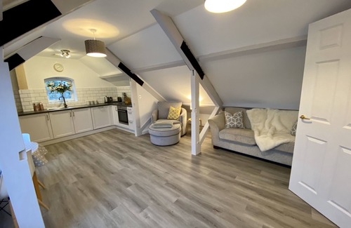 Linslade Apartment | Apartment- Modern- Ensuite with Shower- 2 Bedrooms