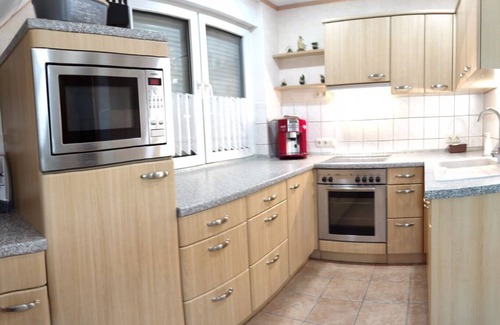 Kloetze Apartment | Apartment 'Mone's Kloetze' with Private Terrace, Wi-Fi and Air Conditioning