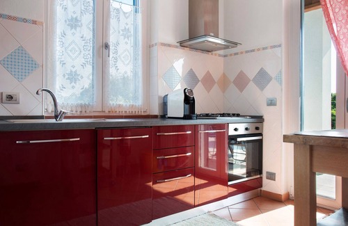 Cantello Apartment | Apartment 'Mora' with Mountain View, Private Terrace and Wi-Fi