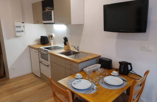 Morgat Apartment | Apartment 'Morgat Plage 1er Coté Rue' with Shared Garden and Wi-Fi