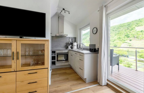 Briedel Apartment | Apartment 'Moselnest' with Lake View, Shared Garden and Wi-Fi
