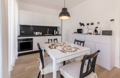 Torri del Benaco Apartment | 'Apartment ' My Town Home with Lake View, Balcony & Wi-Fi