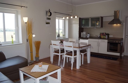 Albersdorf Apartment | Apartment 'Naturblick' with Shared Garden, Balcony and Wi-Fi