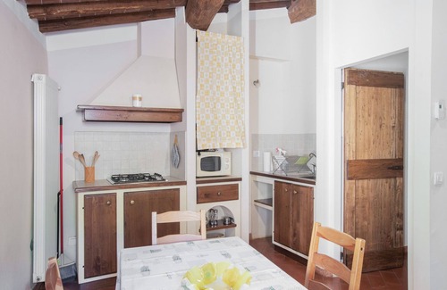 Sesto Fiorentino Apartment | Apartment near Florence with Garden