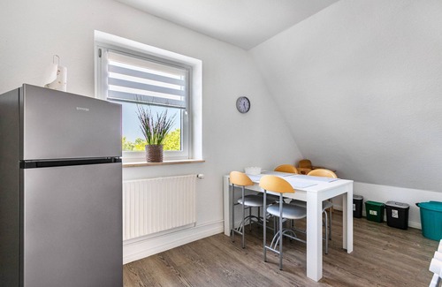 Klein Wittensee Apartment | Apartment 'Neue Ruhige Ferienwohnung' with Lake View and Wi-Fi