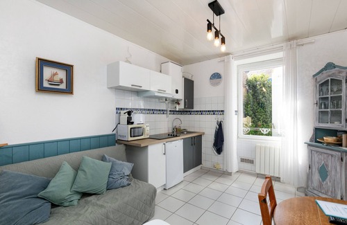 Le Pouliguen Apartment | Apartment 'Nid Douillet' with Wi-Fi