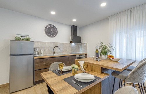 Musalez Apartment | Apartment Nilda with Balcony