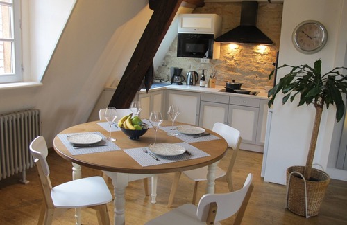Beaune City Centre Apartment | Apartment of calm character ideally placed. Ideal for lovers.