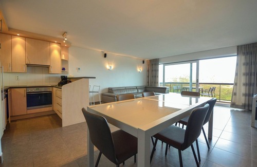 Oostduinkerke-Bad Apartment | Apartment on Belgian Coast with Sea View