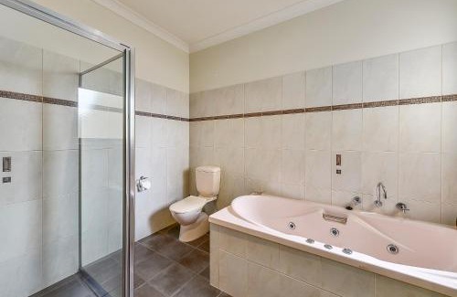 Mount Gambier Apartment | Apartment on Lake Terrace