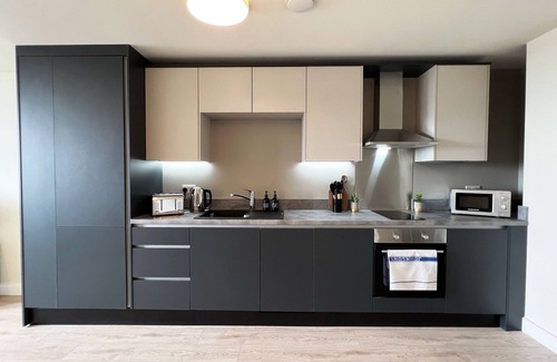 West Bromwich Apartment | Apartment-One Bedroom with Parking-Economy-Valley view-Private Bathroom