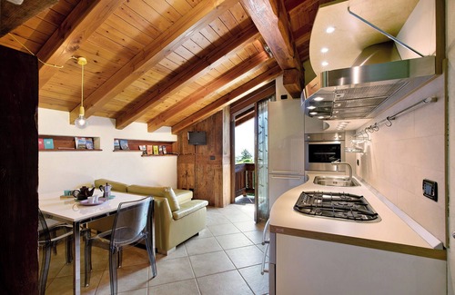 Montan-Angelin-Arensod Apartment | Apartment 'Pelòt-de La Masse' with Mountain View, Private Garden and Wi-Fi