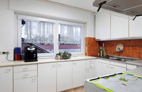 Teningen Apartment | Apartment 'Pension Zum Europapark' with Mountain View, Shared Terrace and Wi-Fi
