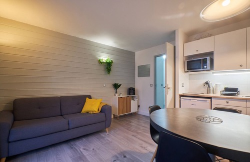 Allevard Apartment | Apartment 'Petit Cocon Proche Lac Et Stations' with Shared Pool, Balcony and Wi-Fi