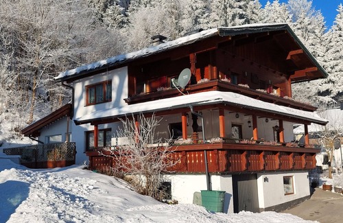 Koessen Apartment | Apartment "Petra" with Mountain View, Balcony & Wi-Fi