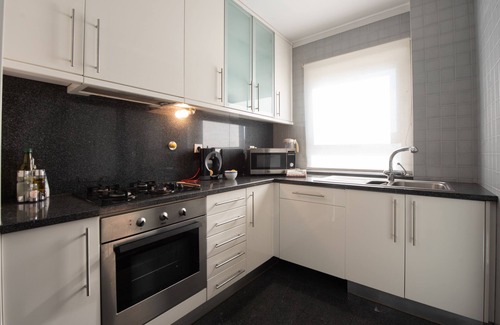 Leixões Condo | Apartment Portas do mar in condominium with swimming pool