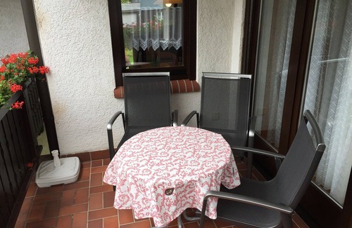 Elmstein Apartment | Apartment-Private Bathroom-Balcony-Ferienwohnung 3 im OG