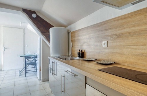 Etampes Apartment | Apartment-Private Bathroom