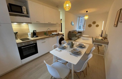Roubaix Apartment | Apartment-Private Bathroom-Apartment