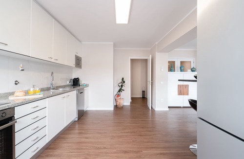 Vila Nova de Gaia Apartment | Apartment Qian Av. Republic