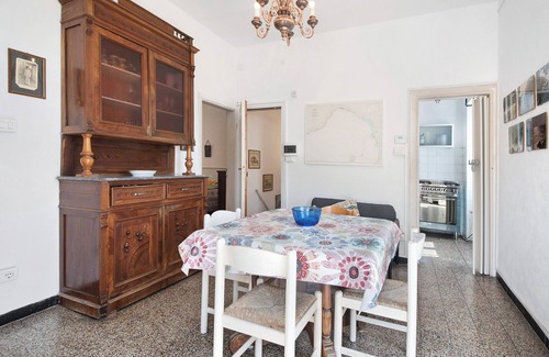 Bonassola Apartment | Apartment "Rezzano 12" with Terrace & A/C