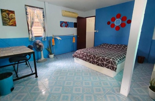 San Pa Thong Apartment | Apartment Room with Full Kitchen