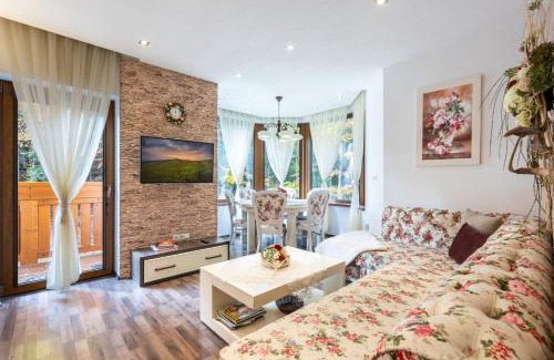 Horna Lehota Apartment | Apartment Rose Chopok 1100 m-on hiking trail-view-hot tub-sauna-view