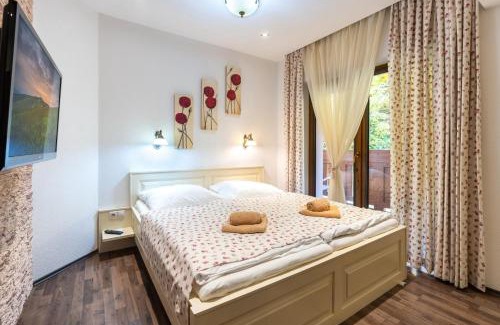 Horna Lehota Apartment | Apartment Rose Chopok 1100 m-on hiking trail-view-hot tub-sauna-view