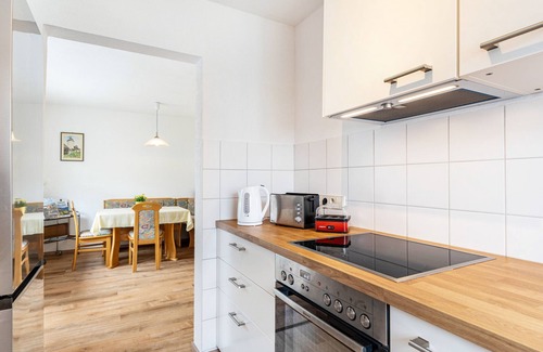 Zell am Harmersbach Apartment | Apartment 'Sonnenschein' with Mountain View, Balcony and Wi-Fi