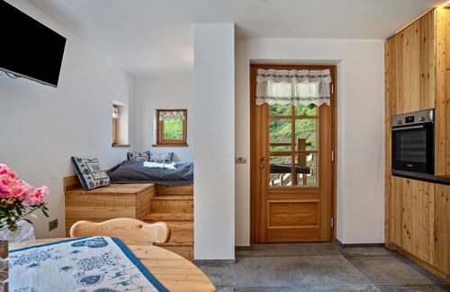 Rabbi Apartment | Apartment 'Salto Del Camoscio' with Mountain View, Private Terrace and Wi-Fi