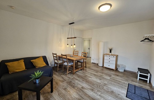Vaihingen an der Enz Apartment | Apartment 'Schwarz' with Private Terrace and Wi-Fi