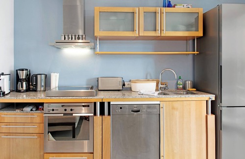 Ludwigshafen Apartment | Apartment "SeeArt-Apartment No 86" with Lake View, Pool & Wi-Fi
