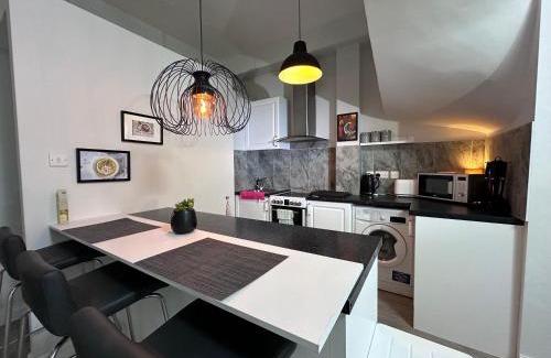 Riverside Apartment | Apartment Shad