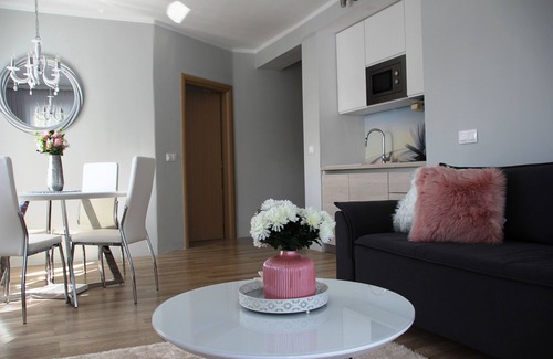 Slunj Apartment | Apartment Snježana - Apartment with balcony - Udobni apartman sa 1 spavaćom s.
