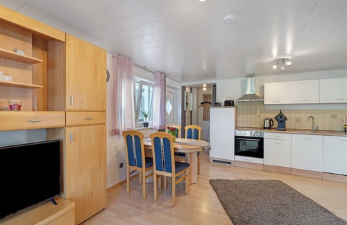 Pfinztal Apartment | Apartment 'Sonnenschein' with Shared Pool, Private Terrace and Wi-Fi