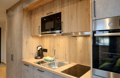 Muenchberg Apartment | Apartment-Steinwald-Mobility bath-Terrace